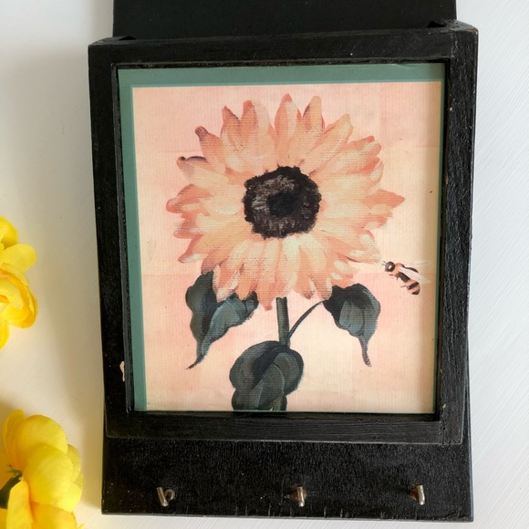 Vintage Wood Heart Sunflower Letter Organizer & Key Holder - Picture 3 of 6